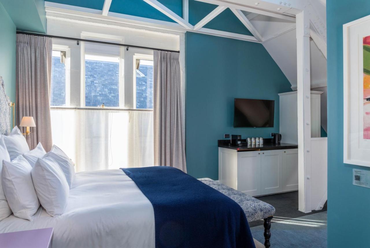The Observatory Hotel Christchurch Exterior photo A room at the hotel